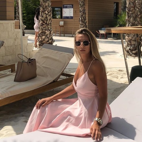 Bloggers favorite Zara pink dress - Picture 12 of 16